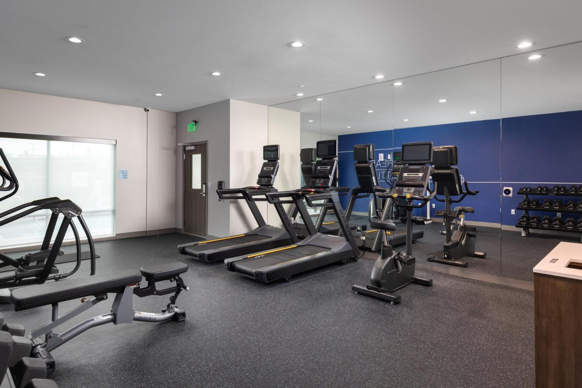 Holiday Inn Express & Suites - Hawaiian Gardens By Ihg Kültér fotó